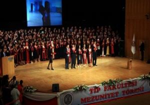 42. dönem mezunları diplomalarını aldı